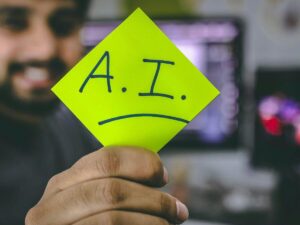 כתיבה אקדמית בעידן ה-AI: 3 כלים שיעזרו לכם בסמינריון